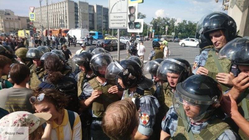 Артем Шишков - У организаторов столкновений с полицией на митинге 27 июля проходят обыски - politros.com - Москва