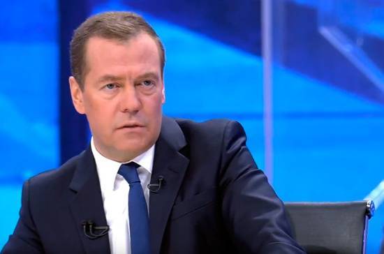 Дмитрий Медведев - Медведев попросил проверить версию о намеренных поджогах лесов - pnp.ru - Россия - Красноярский край - Иркутская обл. - респ. Саха - Забайкальский край