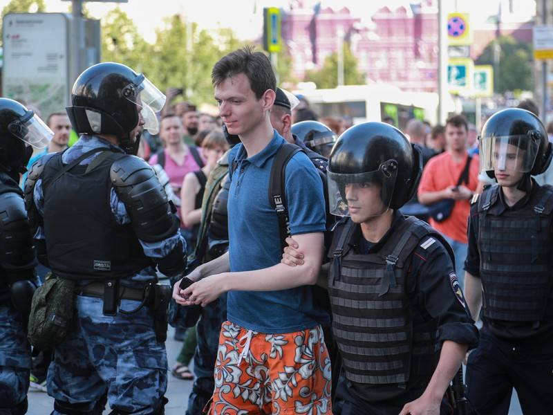 Задержанный по делу о беспорядках в Москве Жуков не признает вину - news.ru - Москва - Москва