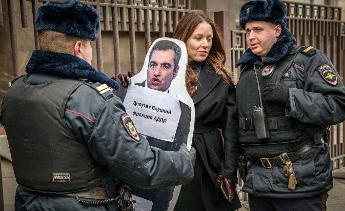 Time (США): российская версия движения «#ЯТоже» с трудом набирает силу - inosmi.ru - Россия - Китай - США - Токио - Англия - Франция - Нью-Йорк - Манила - Марокко