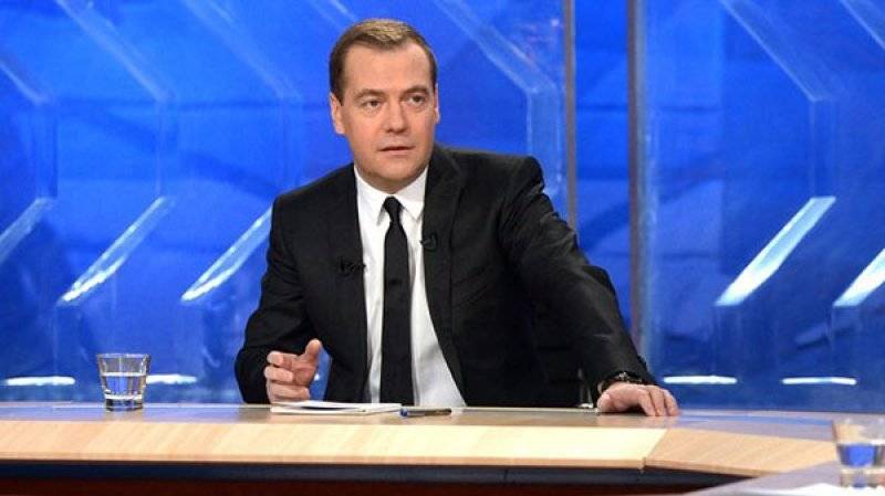 Владимир Путин - Дмитрий Медведев - Медведев поручил проверить версию намеренного поджога лесов - polit.info - Россия - Красноярск - Чита
