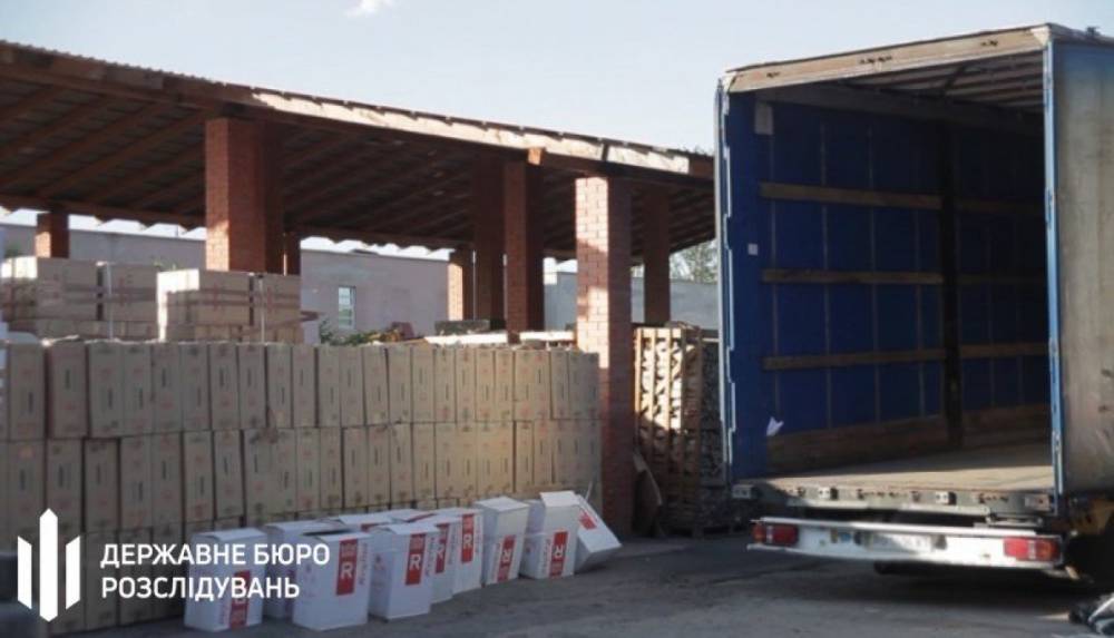 Пограничники в Закарпатье открыли стрельбу из-за 50 тысяч пачек контрабандных сигарет - politnavigator.net - Украина - Венгрия
