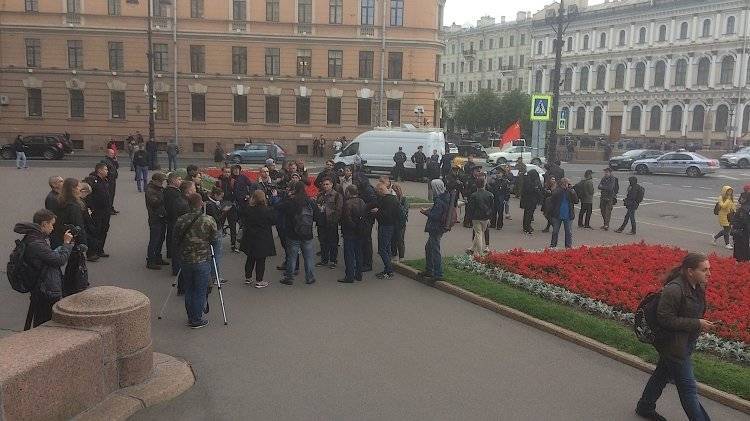 Борис Вишневский - Петербуржцы предпочли не участвовать в незаконном митинге у избиркома - polit.info - Санкт-Петербург - Петербург
