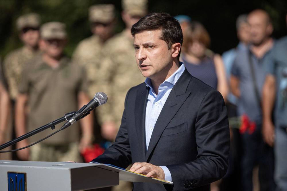 Владимир Зеленский - Петр Порошенко - Озлобленные украинские военные готовят свержение Зеленского - tvc.ru - Украина