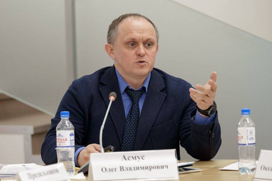Сергей Морозов - Олег Асмус: «Правительство должно сосредоточиться на борьбе с бедностью» - ulpravda.ru - Ульяновская