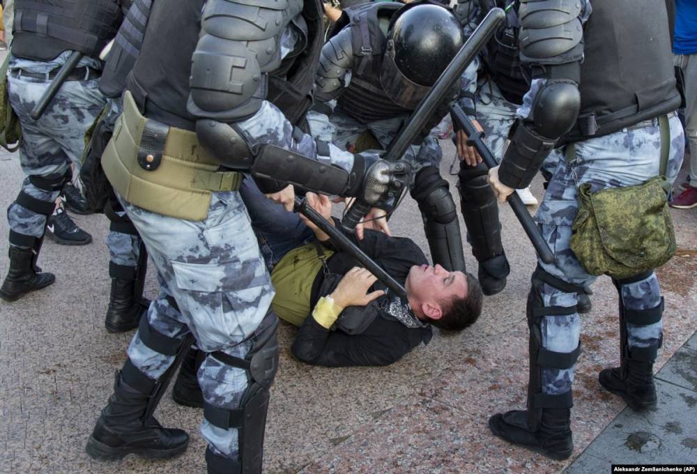Владимир Воронцов - МВД не выплатит сверхурочные полицейским за разгон акции в Москве - svoboda.org - Москва - Россия