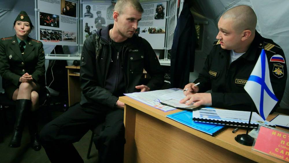 Сергей Шойгу - Виктор Литовкин - "Неплохие, но и не 100 тысяч, как в Москве": Эксперт оценил эффект от повышения выплат контрактникам - tsargrad.tv - Москва - Россия - Тула - Царьград