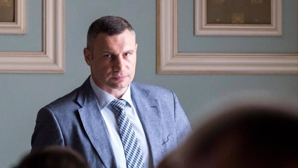 Владимир Зеленский - Виктор Янукович - Виталий Кличко - Андрей Богдан - Кличко допросили по делу о земельных махинациях в Киеве - riafan.ru - Украина - Киев