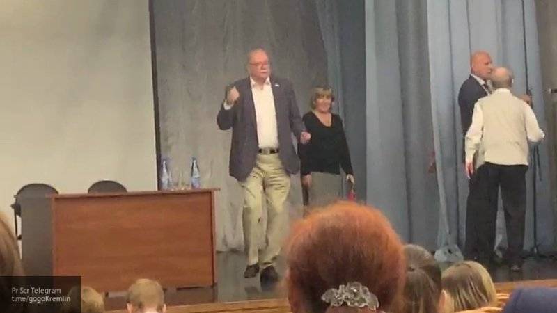 Владимир Бортко - Борис Ельцин - Надежда Тихонова - Михаил Амосов - Nation News - Кандидат в губернаторы Петербурга 73-летний Бортко станцевал в полупустом зале - nation-news.ru - Россия - Ленинградская обл. - Санкт-Петербург - Псковская обл.