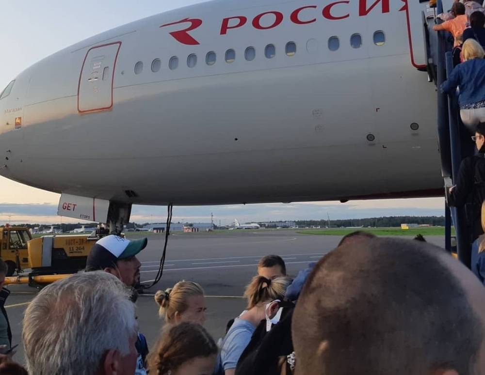 Пассажиры отказались лететь на самолете, из которого их дважды выводили в Москве - nur.kz - Москва - Россия - Хабаровск