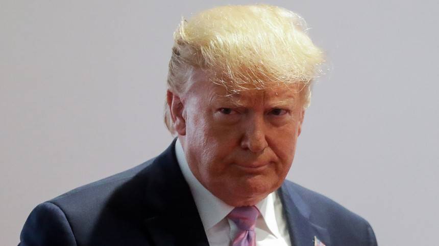 Дональд Трамп - «У него нет чувств!» Трамп не заметил жука на лице — видео - 5-tv.ru - Россия - США - штат Виргиния