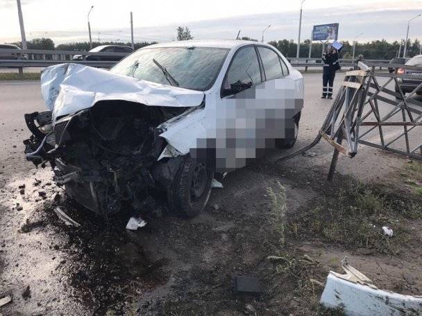 Александр Ковалев - В Уфе 28-летний водитель врезался в электроопору - gorobzor.ru - Башкирия - Уфа