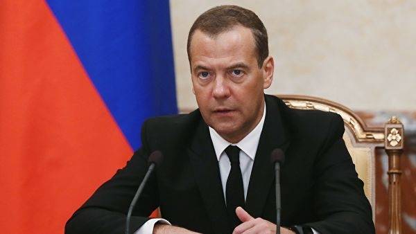 Медведев начал делить бюджет между миллиардерами - udf.by - Россия - Китай - Амурская обл.