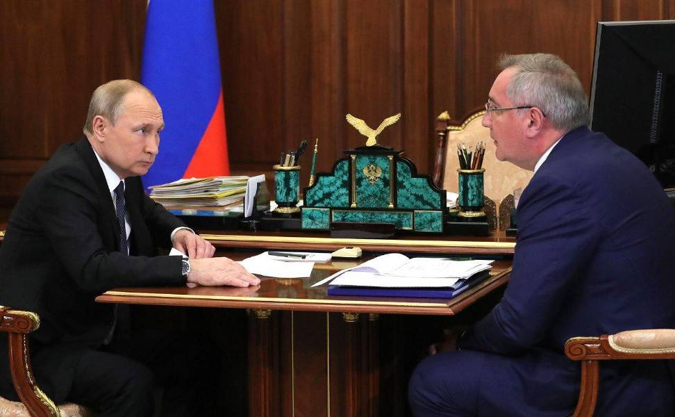 Владимир Путин - Дмитрий Рогозин - Александр Скворцов - Рогозин рассказал Путину о полете робота "Федора" на МКС - m24.ru