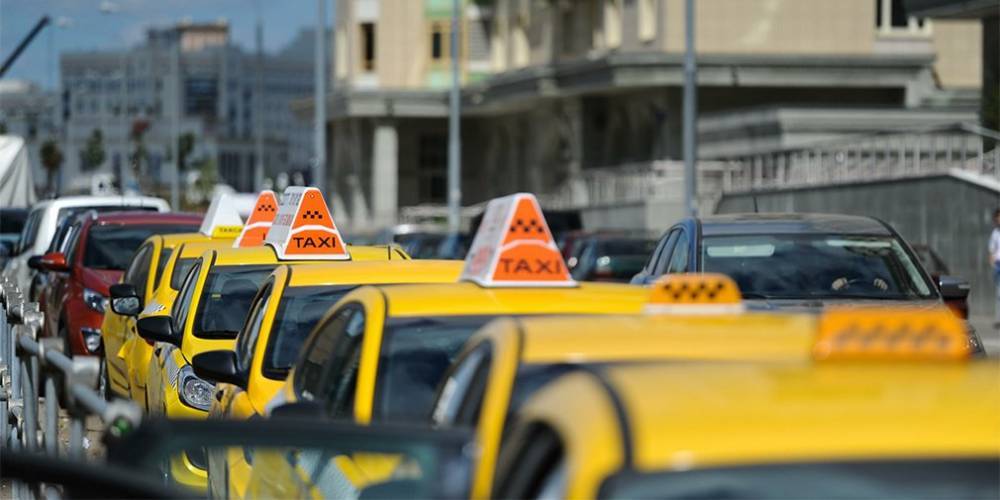 Александр Евсин - В Москве появятся отдельные зоны посадки и высадки пассажиров такси - autonews.ru - Москва