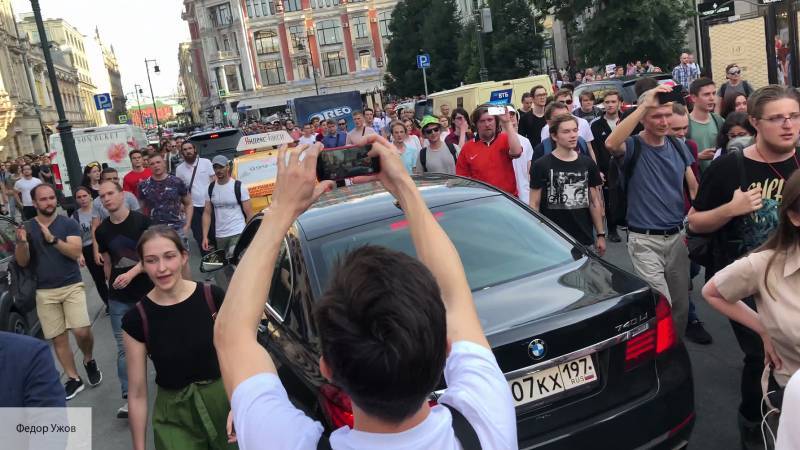 Андрей Кошкин - Кошкин уличил «оппозицию» в исполнении заказа Запада на митинги в Москве - politros.com - Москва - Москва