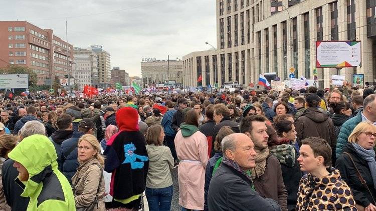 Юрий Дудь - Александр Лютиков - Дудь разуверился, что «тухлые» митингующие изменят Россию - polit.info - Москва - Россия