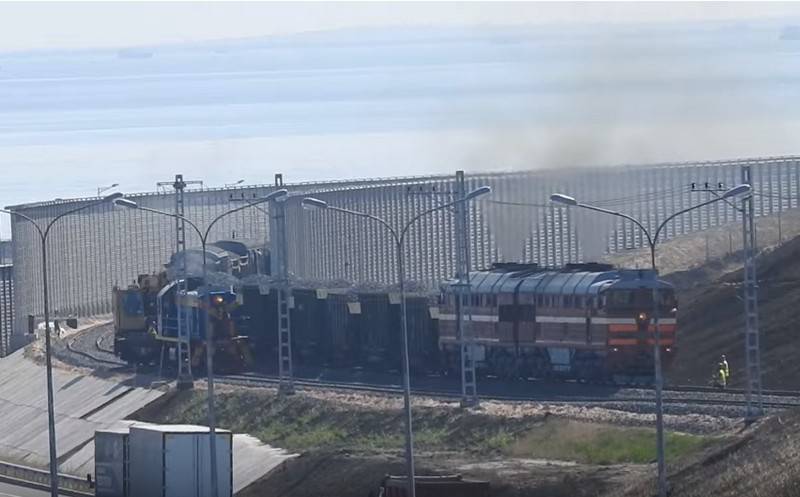 Строители Крымского моста объяснили появление грузового состава на мосту - topwar.ru - Крым - Тамань