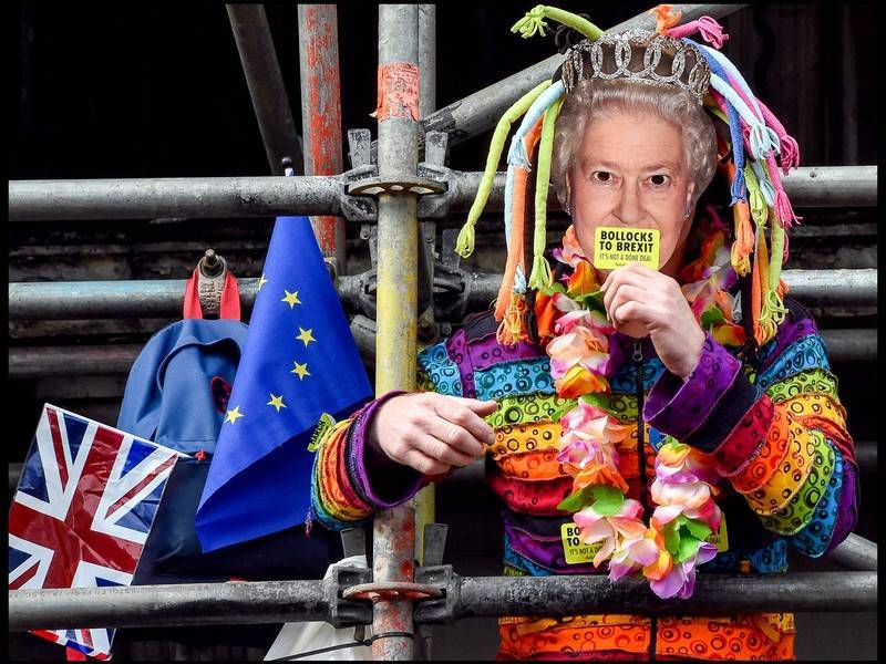 Елизавета II разочаровалась в британских политиках из-за Brexit - news.ru - Англия