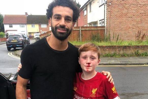Мохамед Салах - Sky Sport - Желавший сфотографироваться с Салахом мальчик разбил нос о фонарный столб - nur.kz