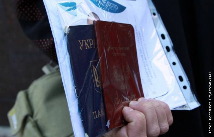 Евросоюз разработает рекомендации о непризнании выданных в Донбассе паспортов - interfax.ru - Москва - Украина - ДНР - Донбасс
