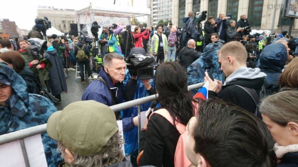 Андрей Свинцов - Незаконные митинги в Москве поставили много вопросов по работе СМИ - riafan.ru - Москва - Германия