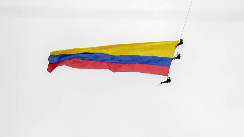 В Колумбии двое военных погибли во время парада на глазах у толпы - видео - tsargrad.tv - Колумбия