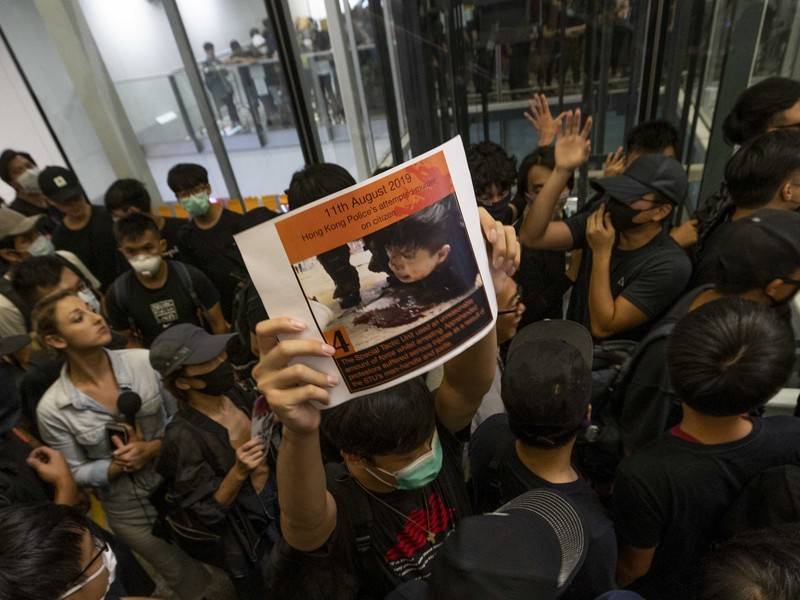 Протестующие в Гонконге снова собираются в аэропорту - news.ru - Гонконг - Тайвань - Макао - Протесты
