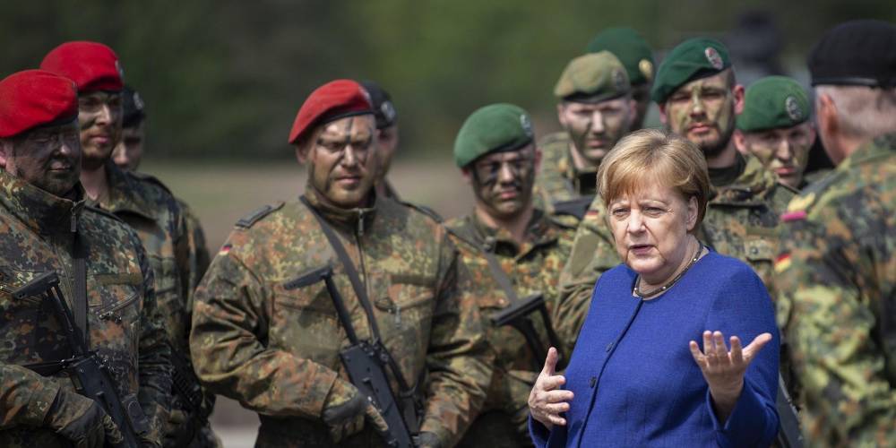 Ангела Меркель - Ричард Гренелл - Меркель попросила американских солдат не уходить из Германии - ruposters.ru - США - Германия - Польша - Берлин