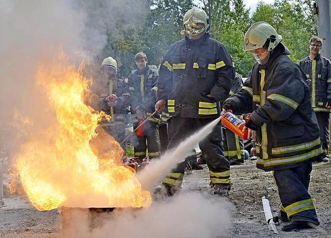 Сколково временно сделали полигоном для учений московских пожарных - vm.ru - Россия