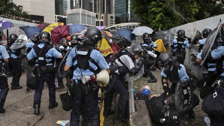 Жан-Ив Ле-Дриан - МИД Франции призвал к диалогу для мирного решения кризиса в Гонконге - polit.info - Гонконг - Гонконг - Франция