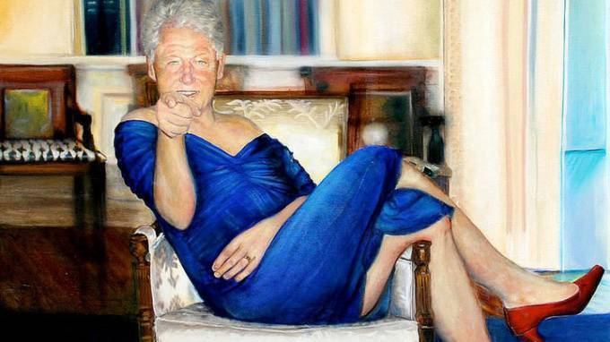 Вильям Клинтон - Джеффри Эпштейн - В особняке педофила Эпштейна нашли портрет Клинтона в синем платье и туфлях - piter.tv - США