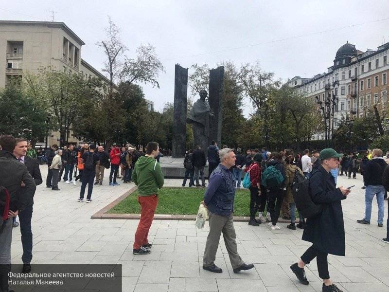 Любовь Соболь - Илья Яшин - Полицейский вежливо и достойно ответил на обвинения в провокациях на пикете в Москве - nation-news.ru - Москва - Россия