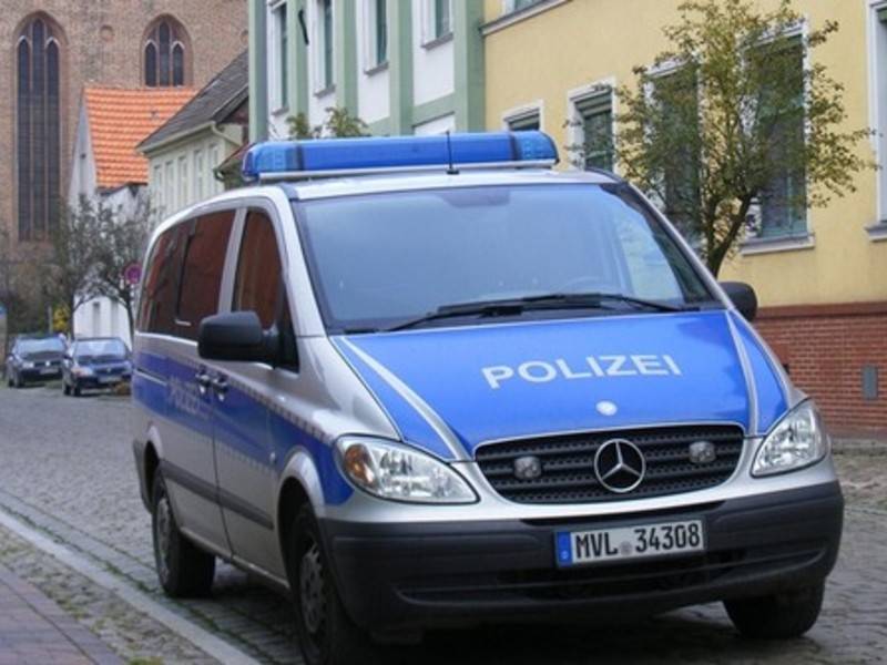 Преступник с ножом напал на пассажиров вокзала в Германии - news.ru - Санкт-Петербург - Германия - Косово - Нападение