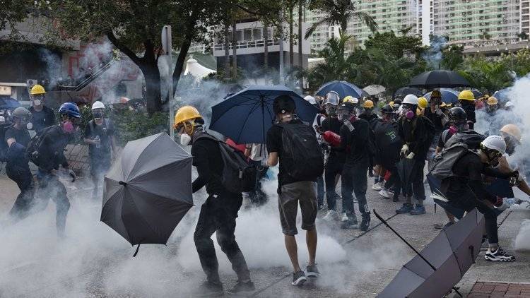 Демонстранты окружили в Гонконге правительственный комплекс зданий - polit.info - Гонконг - Гонконг - Протесты