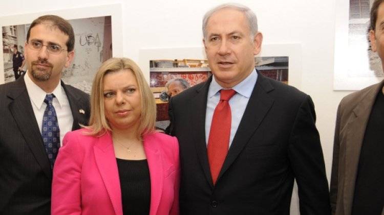 Супруга Нетаньяху выбросила кусок приветственного каравая в Киеве - polit.info - Киев - Израиль - Киев