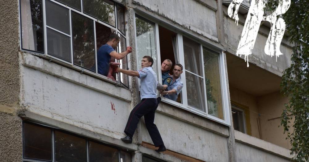 Участковый в последний момент вырвал ребенка из рук пьяного - readovka.news - Саранск