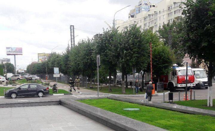 В Воронеже к бизнес-центру съехались спецслужбы - Новости Воронежа - moe-online.ru - Воронеж