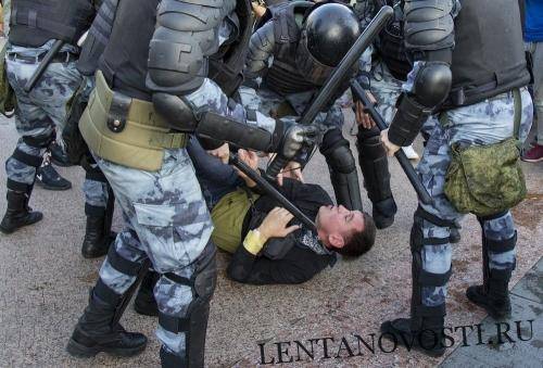 Владимир Воронцов - Полицейским не заплатили за жесткий разгон митинга оппозиции 27 июля в Москве - lentanovosti.ru - Москва - Россия - Московская обл. - Смоленская обл. - Рязанская обл. - Владимирская обл. - Калужская обл. - Тверская обл. - Ярославская обл. - Тульская обл.