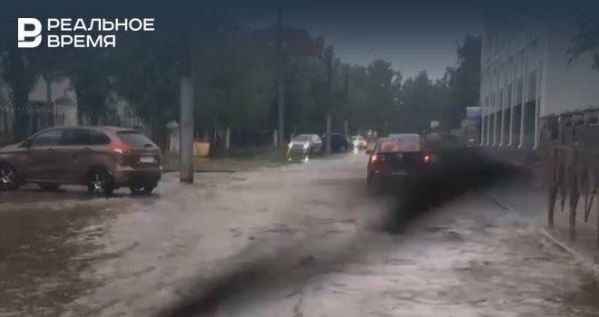 В соцсетях появились видео потопа после дождя в Казани - realnoevremya.ru - респ. Татарстан - Казань - Татарстан