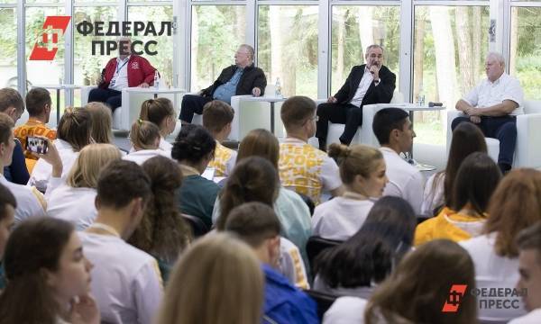 Сергей Неверов - Павел Грудинин - Сергей Миронов - Владимир Жириновский - Геннадий Зюганов - «Никогда изобилия не будет». Лидеры думских фракций на «Территории смыслов» рассказали о своей постправде | Москва | ФедералПресс - fedpress.ru - Россия - Украина - Париж