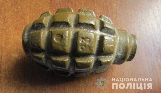 В Киевской области мужчина угрожал взорвать гранатой собственную жену | Новороссия - novorosinform.org - Украина - Киев - Киевская обл. - Кривой Рог - Одесская обл. - Полтавская обл. - Павлоград