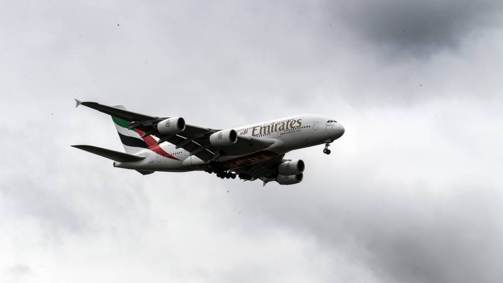 Самолет из ниоткуда: Опубликовано видео необычной посадки авиалайнера Airbus в Лондоне - tsargrad.tv - Москва - Лондон - Астана