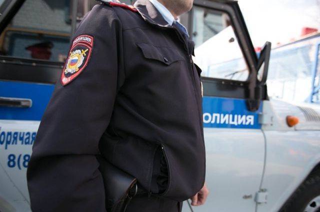В Сургуте неизвестный напал с ножом на полицейских - aif.ru - Нижнекамск - Сургут
