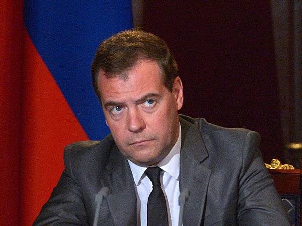 Дмитрий Медведев - Медведева «достали» недобросовестные подрядчики на госзакупках - polit.ru - Россия