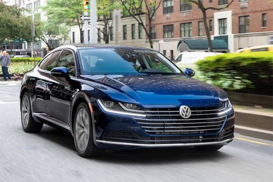 Volkswagen подарил российским футболистам десять автомобилей - versia.ru - Россия