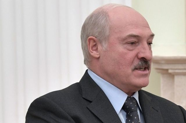Дональд Трамп - Александр Лукашенко - Эммануэль Макрон - Дмитрий Мезенцев - Владимир Владимирович Путин - Путин пригласил Лукашенко в Москву на мероприятия в честь 75-летия Победы - aif.ru - Москва - Россия - США - Белоруссия - Франция - Минск