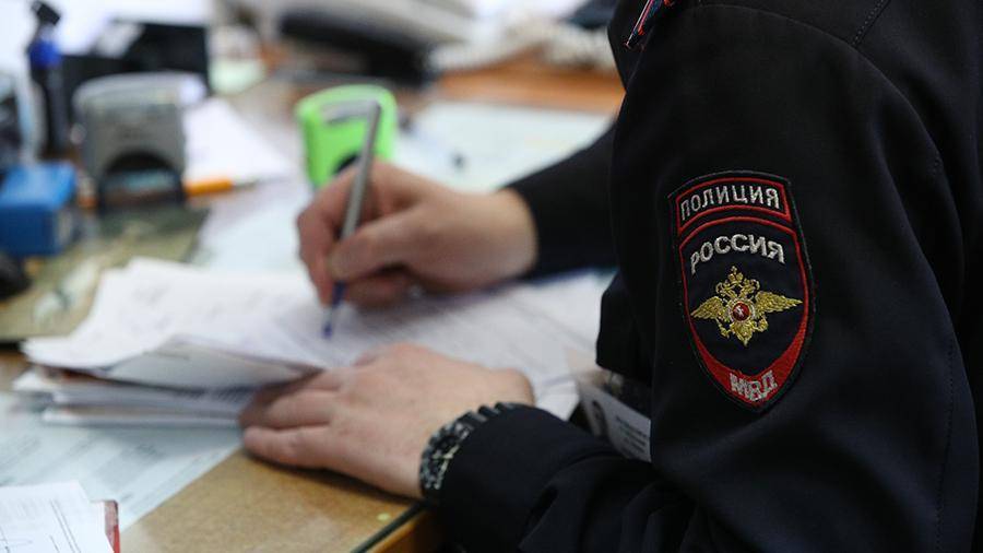 СМИ узнали подробности о напавшем на полицейских в Сургуте - iz.ru - Сургут - Югра