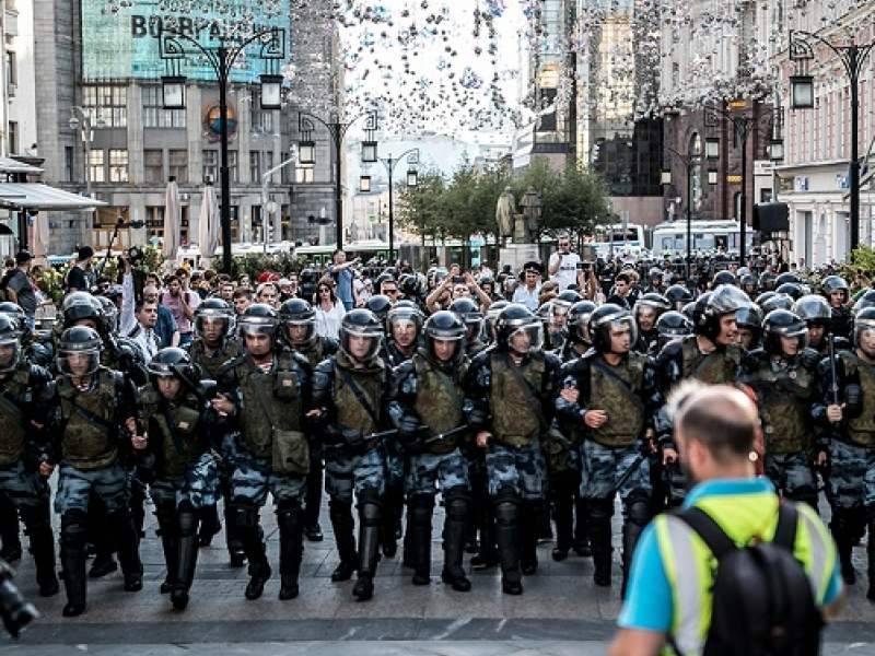 Владимир Воронцов - Полицейские, жестоко разогнавшие в Москве митинг 27 июля, остались без премий - dayonline.ru - Москва - Россия - Московская обл. - Смоленская обл. - Рязанская обл. - Владимирская обл. - Калужская обл. - Тверская обл. - Ярославская обл. - Тульская обл.