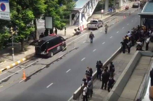 Прают Чан-Оча - В сети появились кадры с места взрыва в Банкоке - govoritmoskva.ru - Таиланд - Бангкок